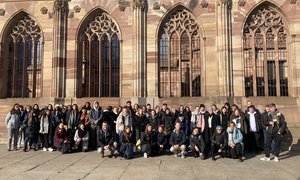 Die Schülerinnen und Schüler aus Alsfeld und Frankreich besuchten gemeinsam Straßburg. (© A. Schwarzmeier)